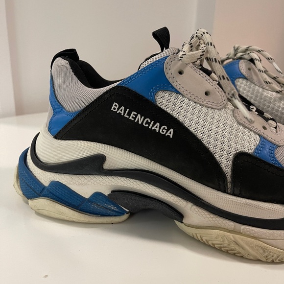 Balencaiga Triple S sneaker, with dustbag, fits like us 11 - Picture 4 of 8
